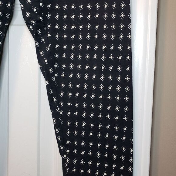 Old Navy 2pc set, T-shirt plus leggings Size Medium - Picture 5 of 9